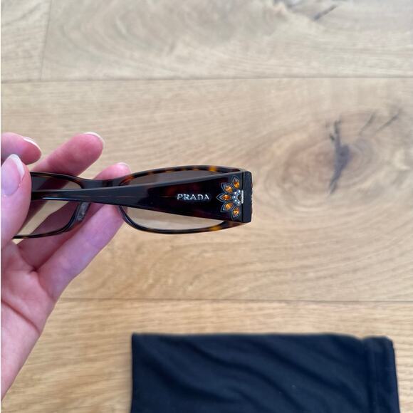 PRADA - VPR 18H Tortoiseshell Sunglasses in Brown - Picture 5 of 7